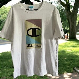 Champion Vintage Graphic T-Shirt Size Large Sewn In Neck Tag Clean Short Sleeve